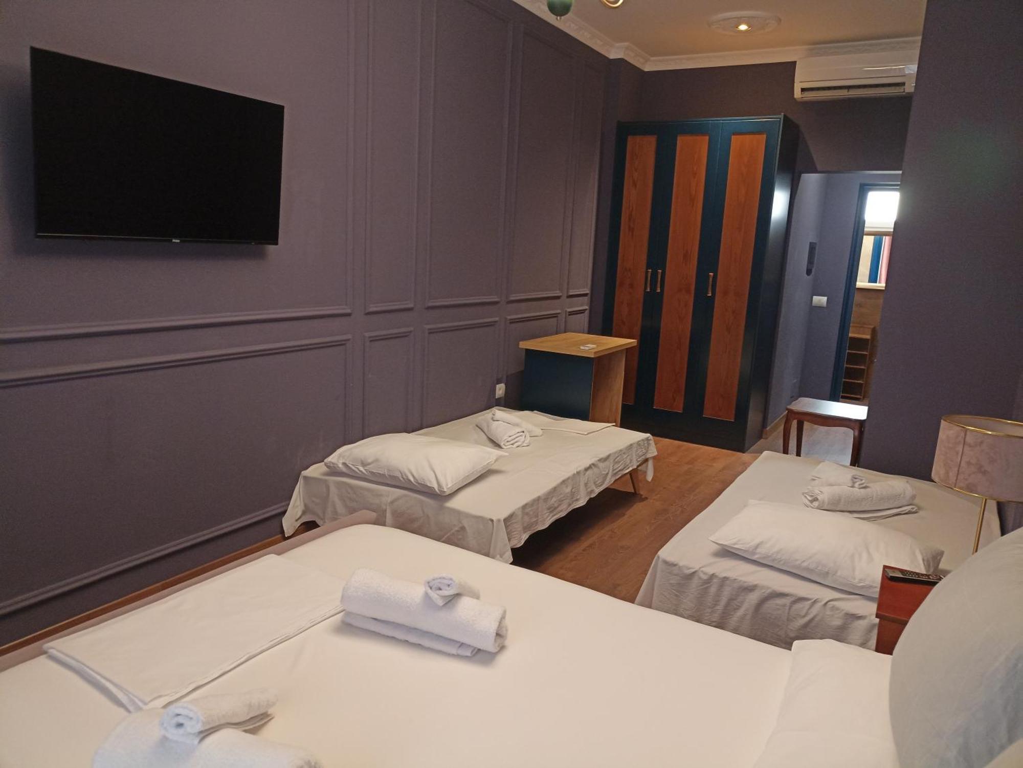Amo'S Hotel Shkodër Extérieur photo