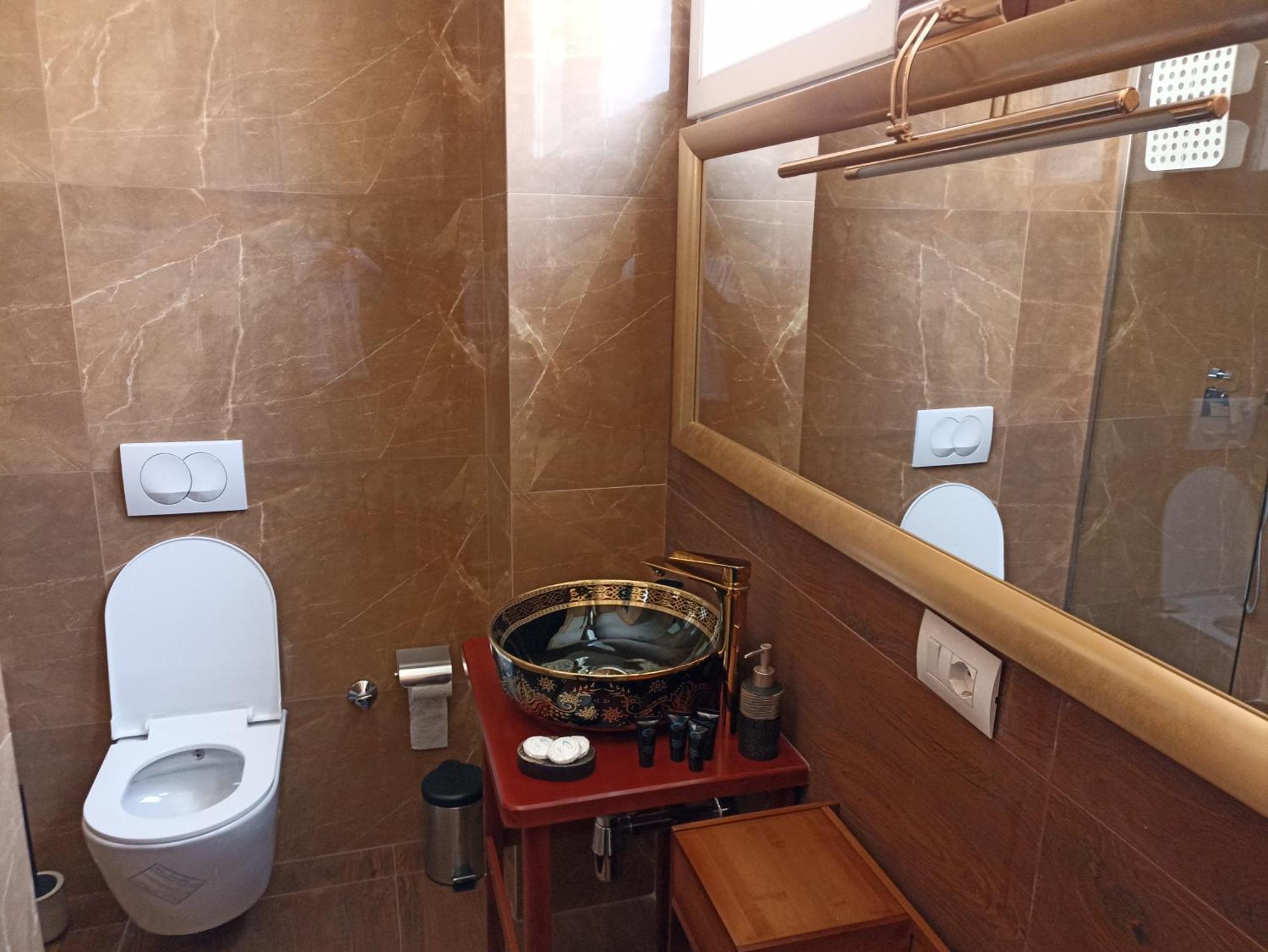Amo'S Hotel Shkodër Extérieur photo