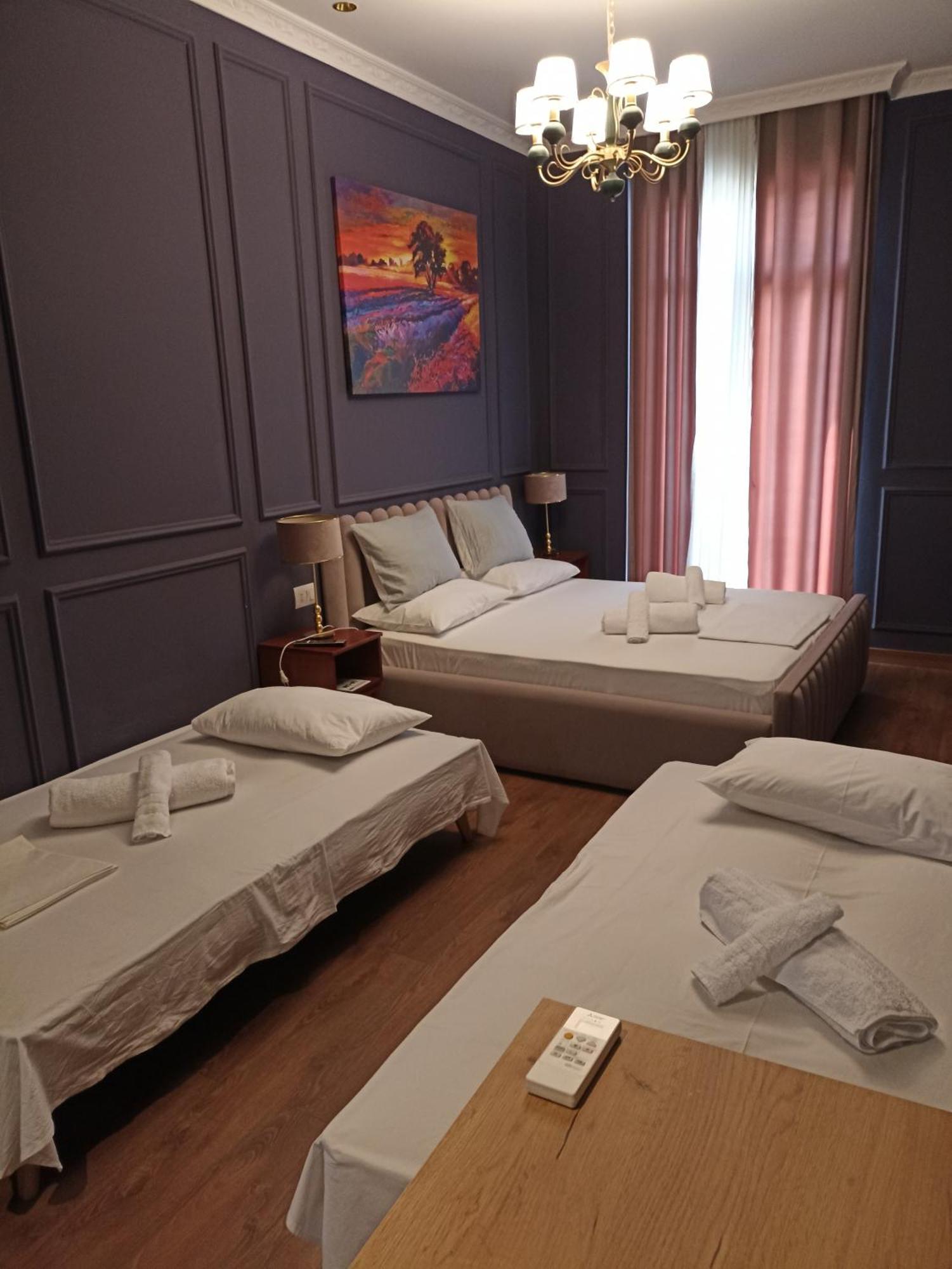 Amo'S Hotel Shkodër Extérieur photo