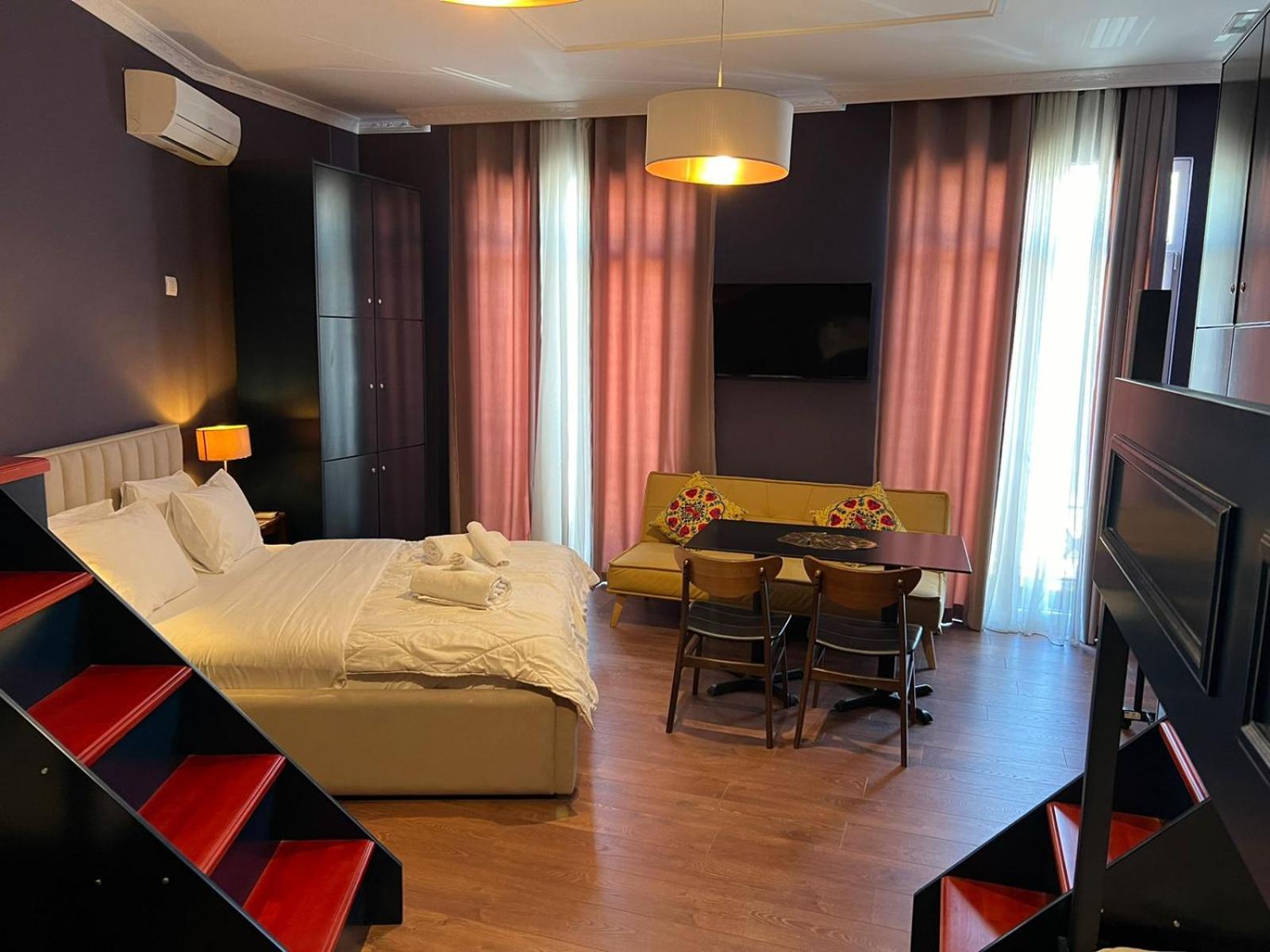 Amo'S Hotel Shkodër Extérieur photo