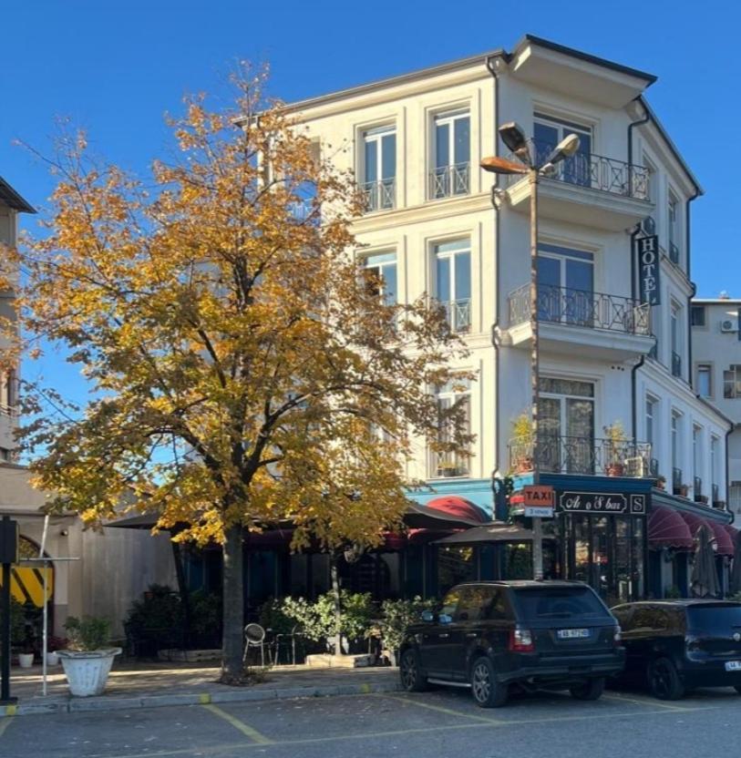 Amo'S Hotel Shkodër Extérieur photo